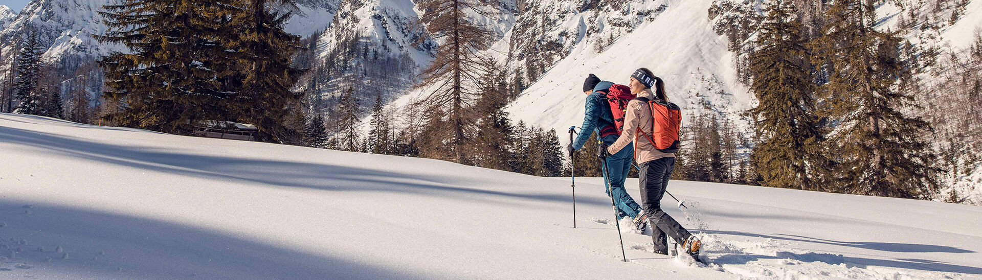 Explore the wintry scenery of the Falzturnthal in the Nature Park Karwendel on snowshoes.