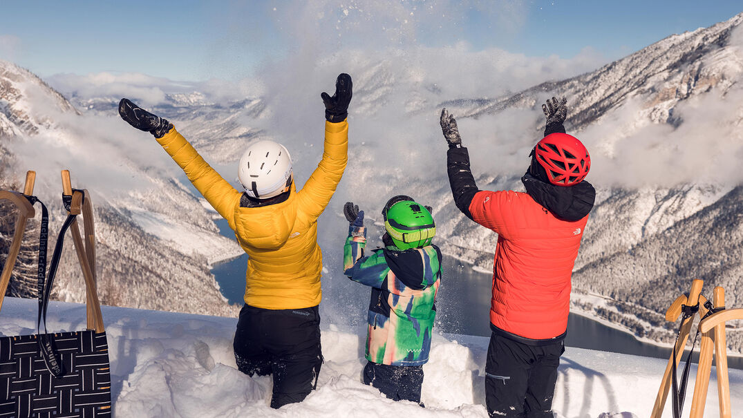 Ein Ausflug auf der Rodelbahn des Zwölferkopfs ist ein herrliches Wintervergnügen für die ganze Familie.