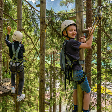 Kletterspaß für Kinder im Abenteuerpark Achensee in Achenkirch.