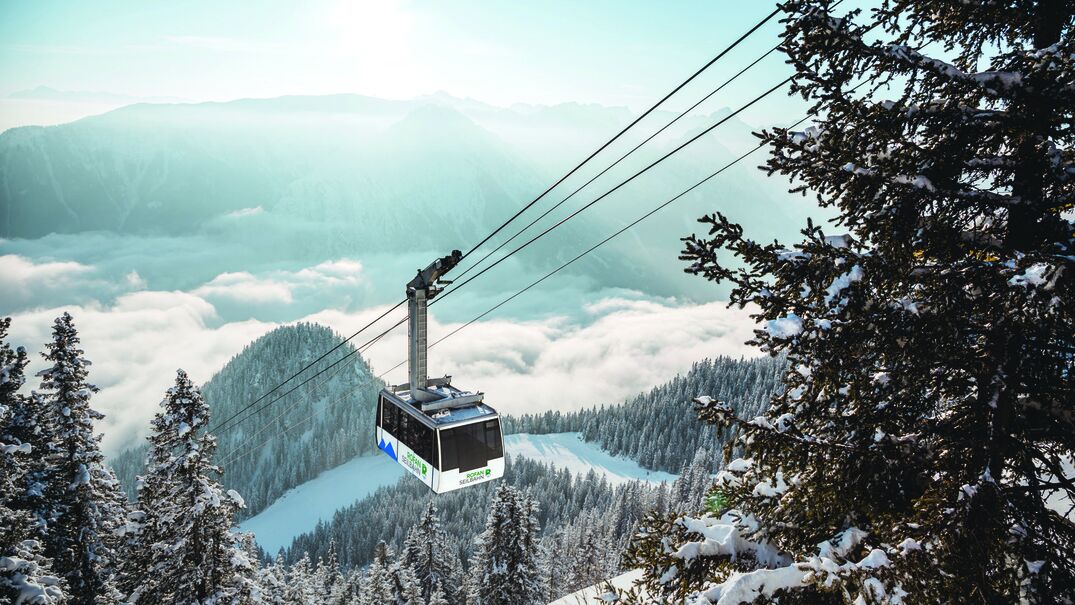 The Rofan cable car affords fantastic views of the wintry Lake Achensee and the opposite Karwendel mountains. 