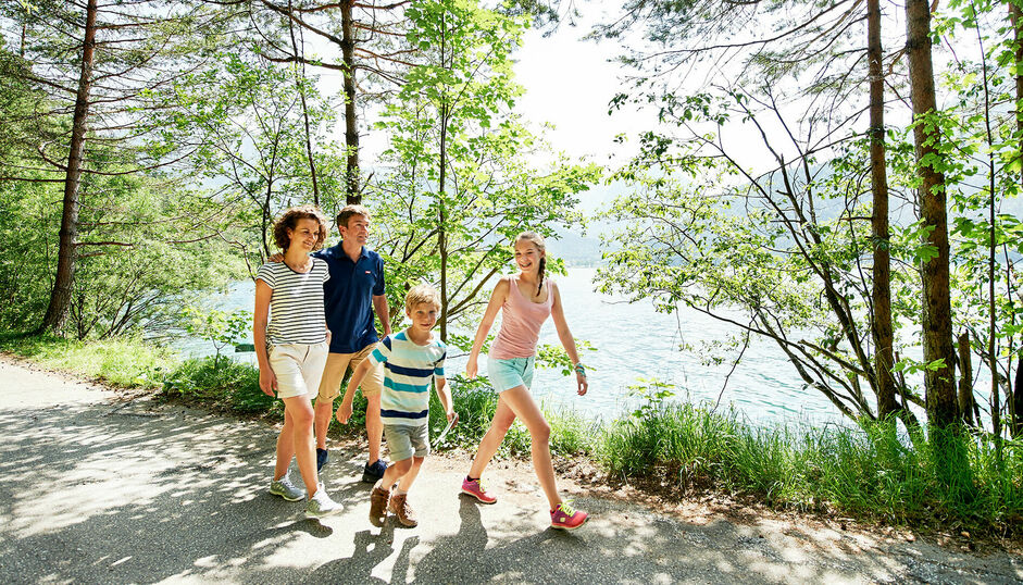 Wusel Lake Trail The Wusel Lake Trail along the lakeshore of Lake Achensee between Maurach and Achenkirch is a fantastic outdoor adventure playground for children.