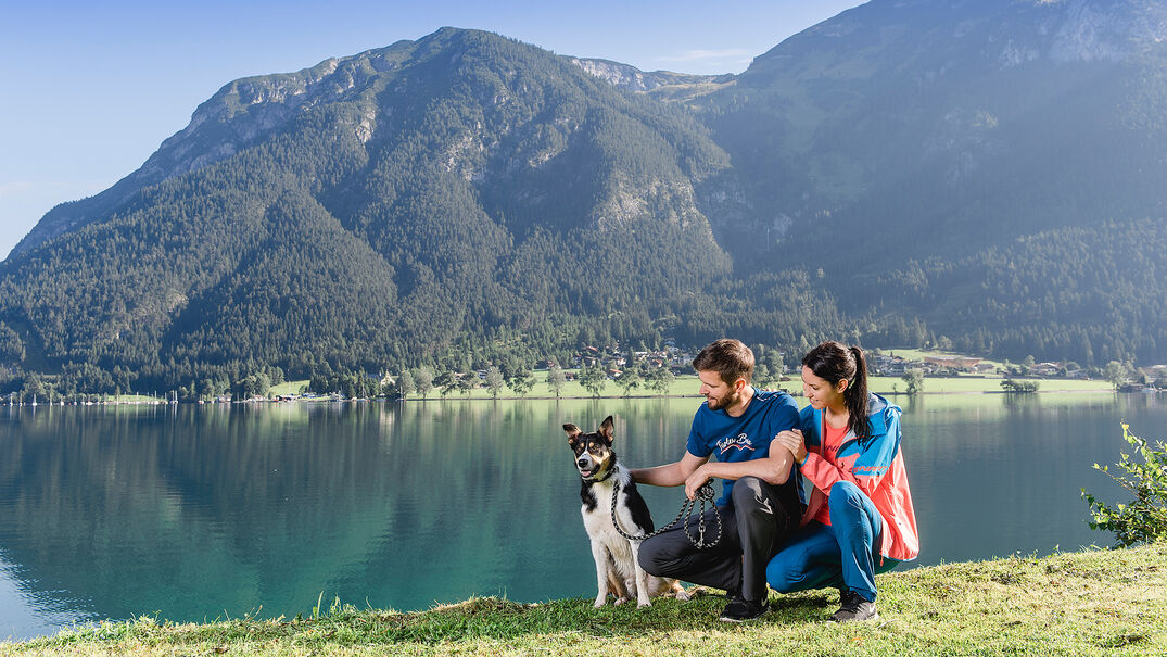 Die Ferienregion Achensee bietet beste Voraussetzungen für einen aktiven und erholsamen Urlaub gemeinsam mit Ihrem Hund.