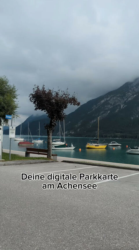 Ein Parkplatz in Pertisau am Achensee mit dem Titel "Digitale Parkkarte"
