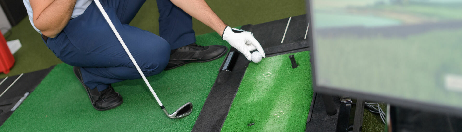 Indoor golf simulators in the Achensee region let golfers enjoy their favourite sport all year round in any weather.