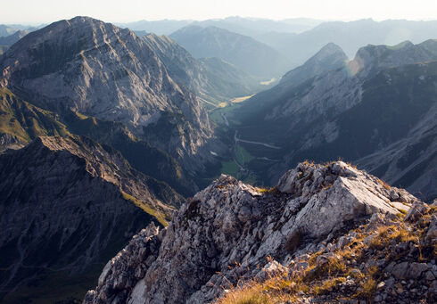 Die mystische Landschaft am Achensee verzaubert Naturliebhaber.
