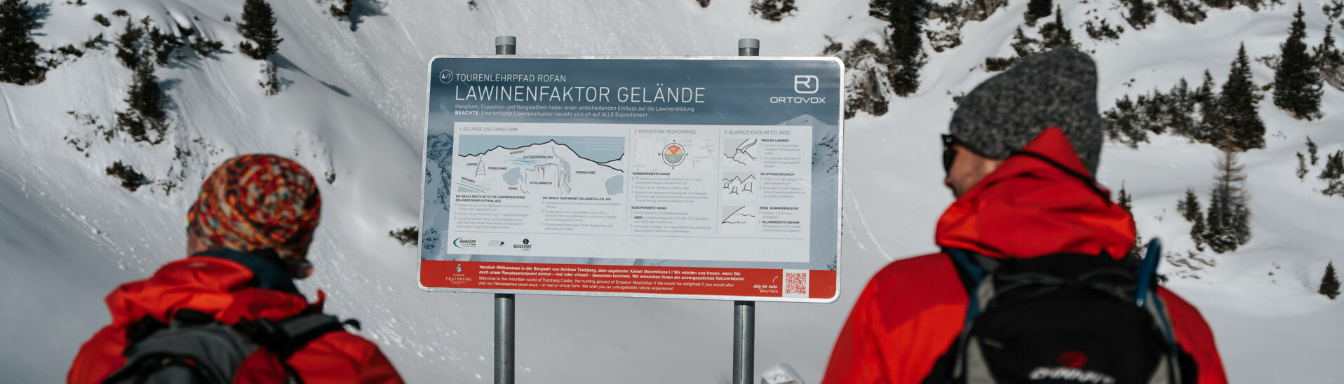 The ORTOVOX avalanche educational trail in Maurach features seven stations explaining the proper conduct in alpine terrain and how to use avalanche beacon, shovel and probe.