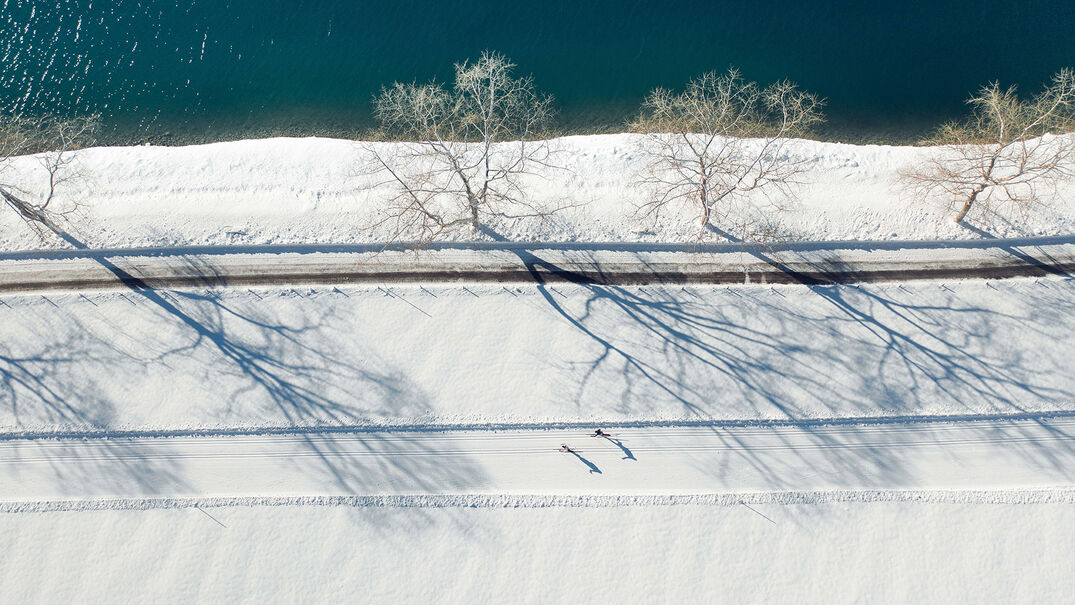 Cross-country skiing in Maurach am Achensee Cross-country ski over 228 kilometres of expertly groomed trails at Lake Achensee, Tirol's largest lake.