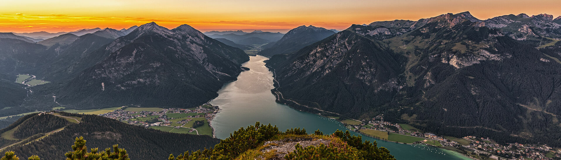 Sonnenuntergang am Bärenkopf in Pertisau mit Blick auf den Achensee.