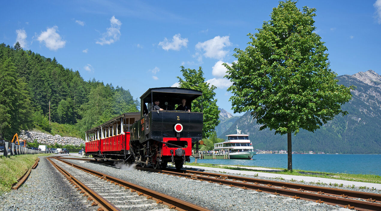 Bahn und Schiff am Achensee Ein Ausflug mit Bahn und Schiff am Achensee unternehmen.