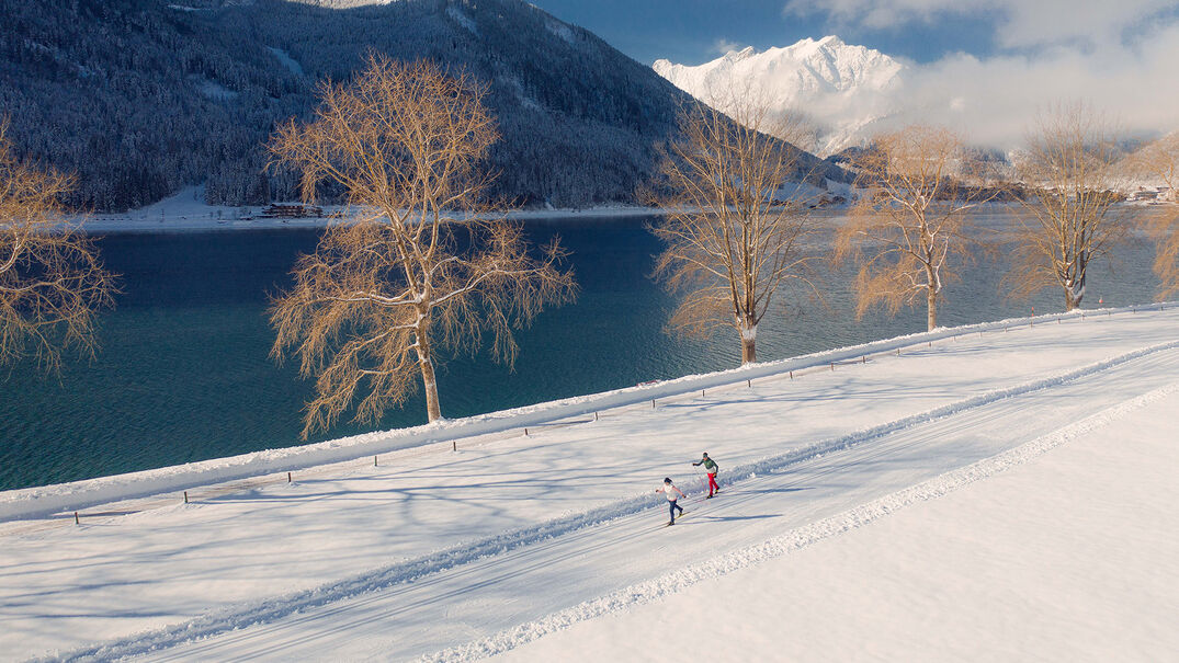 Langlaufspaß in Maurach am Achensee Mehr als 228 Loipenkilometer bieten rund um Tirols größten See uneingeschränkten Langlaufgenuss.