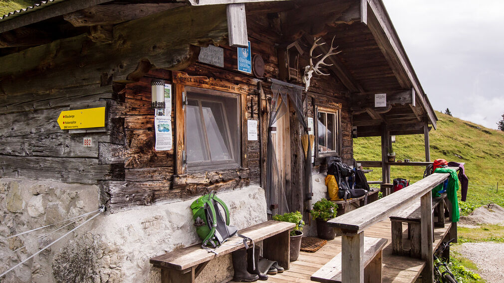 im Hintergrund die Blaubergalm