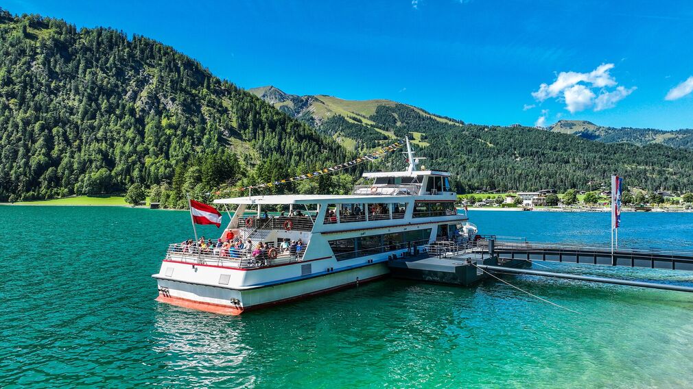 MS Stadt Innsbruck legt an in Achenkirch 