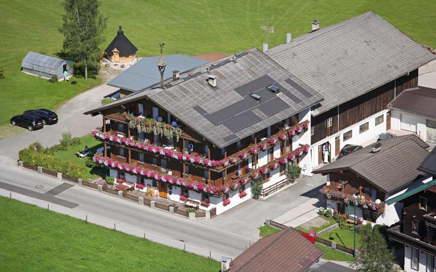 Klausenhof - Außenansicht Sommer