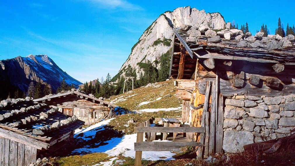 urige Pasillalm unterhalb des Seeberg Gipfels