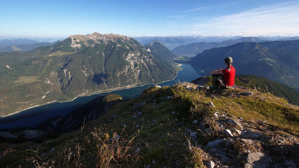 Der Weg zur Seebergspitze im Karwendelgebirge ermöglicht zahlreiche und atemberaubende Ausblicke.