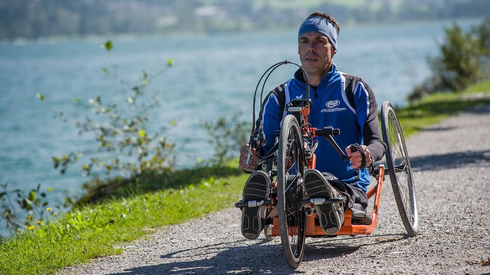 der Weg am Ufer des Achensees ist ein tolles Handbiker Areal