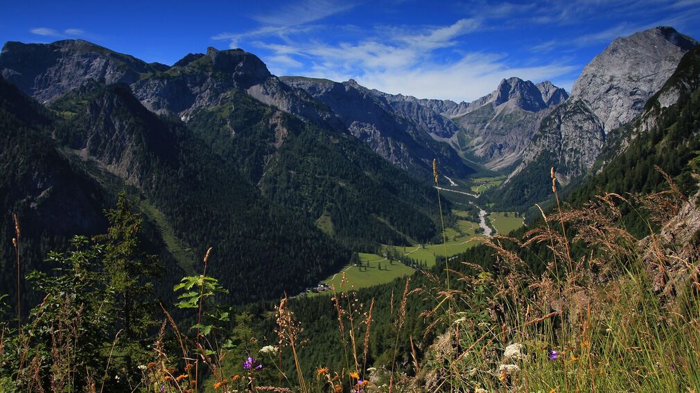 Alpengasthof Falzturn in the Falzthurntal in the Nature Park Karwendel