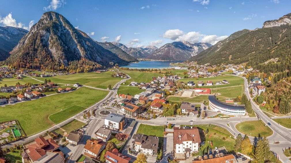 Ortszentrum von Maurach mit Seeblick