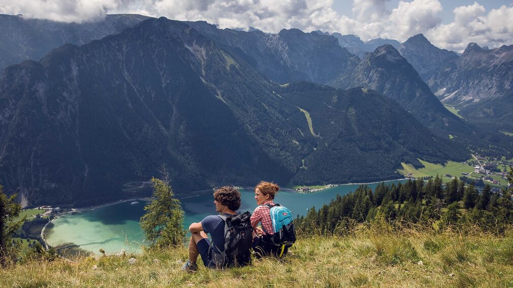 Dalfaz Alm mit Ausblick aufs Karwendel