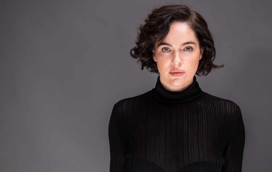 IDEALTOURS-Lesung am Schiff mit Verena Altenberger