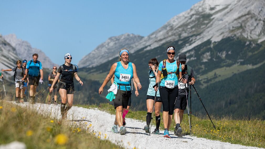 vorbei an den Laliderer Wänden