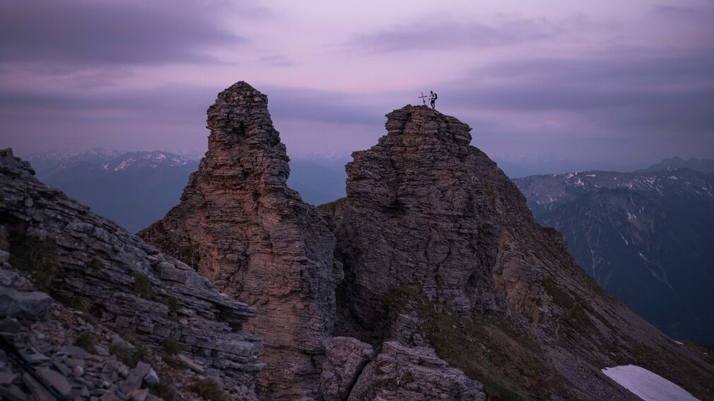 am Gipfel des  2.067 Meter hohen Rotspitz
