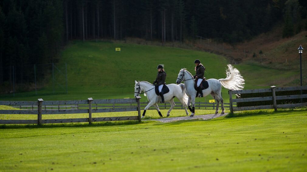 Kutschenfahrt unterhalb vom Annakircherl in Achenkirch