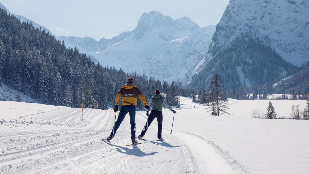 Pertisau – view into the Falzthurn Valley and of the freshly groomed Falzthurn–Gramai cross-country trail.
