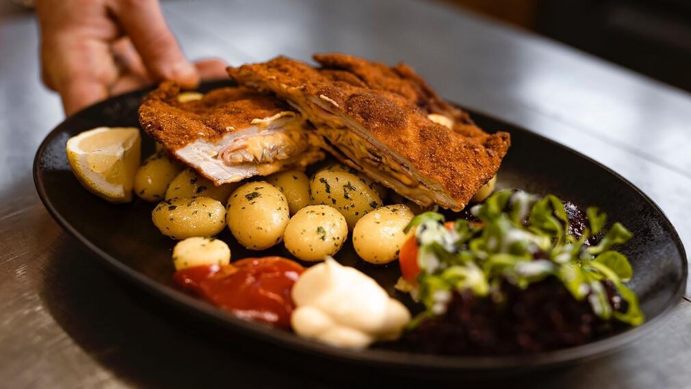 Peter's Grill - an der Straße Richtung Pertisau gelegen - kurz vor Seespitz