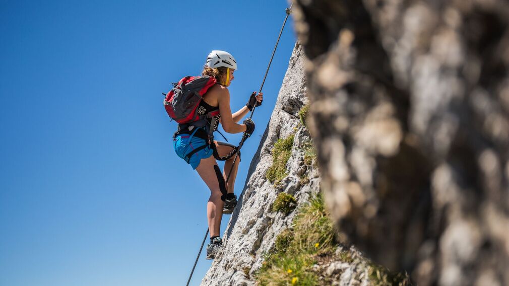 Der Klettersteig am Hochiss ist der letzte der 5 Steige und mit 2.299 Metern der höchste Gipfel im Rofangebirge.