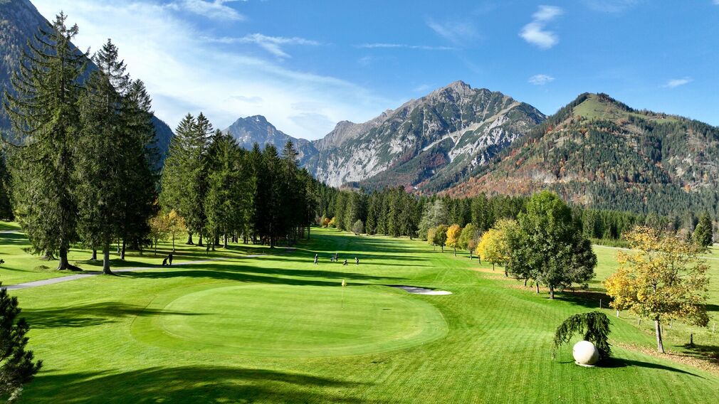 Herbst am Golfplatz in Pertisau - Blick in Richtung Falzthurntal