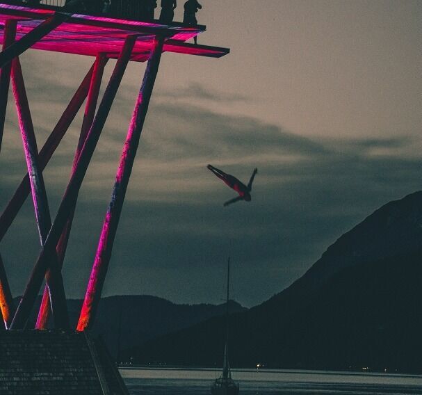 view of the viewing platform at the entrance to Pertisau