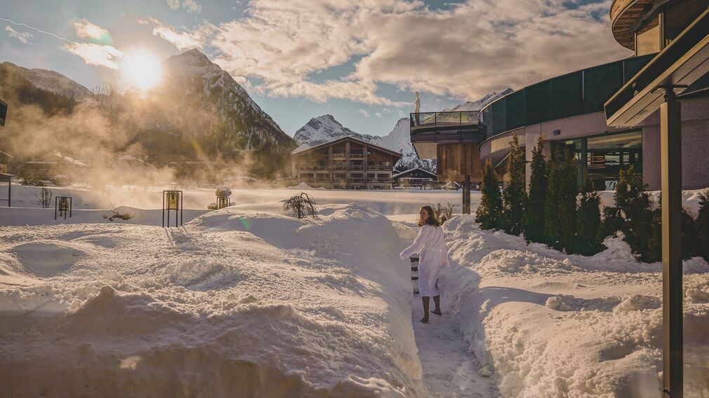 outdoor pool in the Garden Spa of the Hotel Wagnerhof