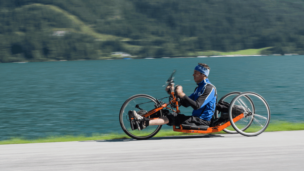 der Weg am Ufer des Achensees ist ein tolles Handbiker Areal
