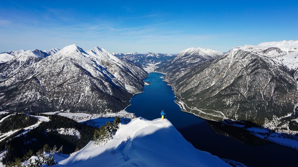 die Skitour zum Bärenkopf bietet atemberaubende Ausblicke zum Achensee und die Bergwelt rundherum