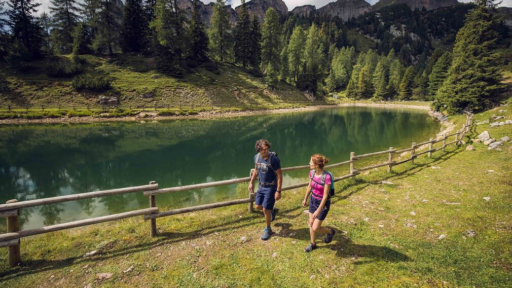 Dalfaz Alm mit Ausblick aufs Karwendel