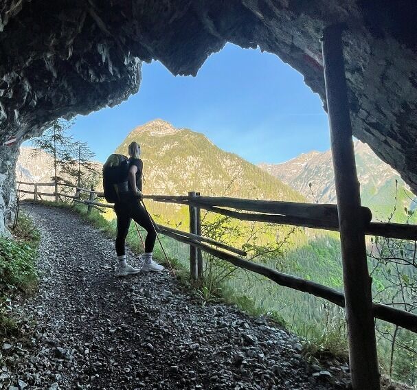 Vom 1.991 Meter hohen Bärenkopf bietet sich ein eindrucksvoller Fjordblick auf den Achensee, eingerahmt von Rofan- und Karwendelgebirge.