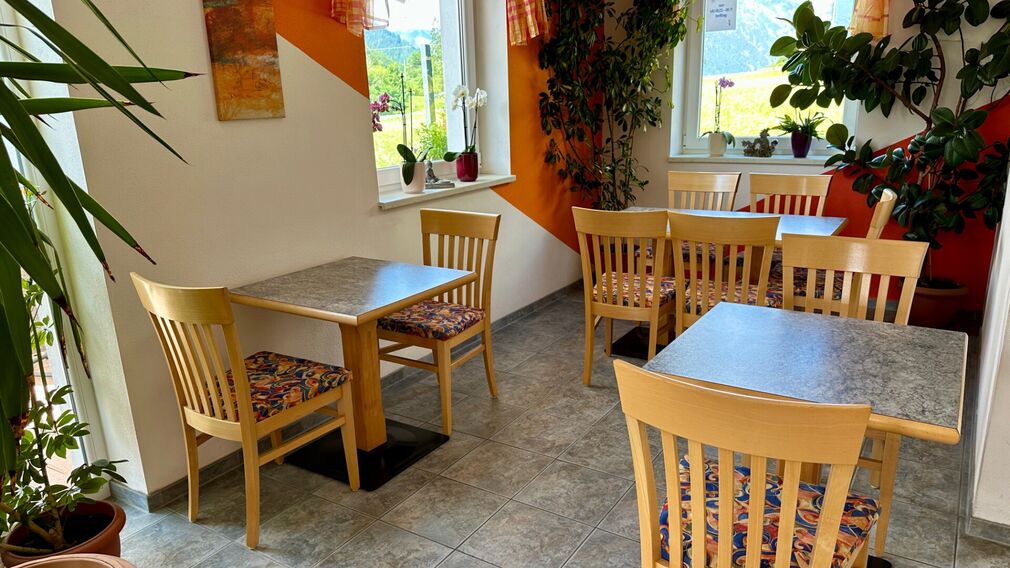 Mini golf café with terrace