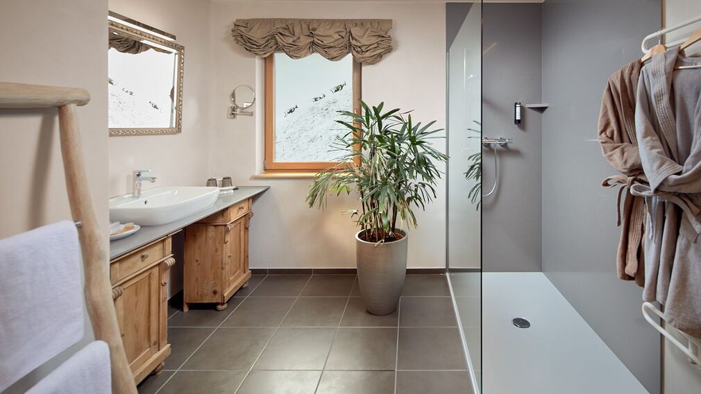 Hotel Central - Außenansicht im Sommer