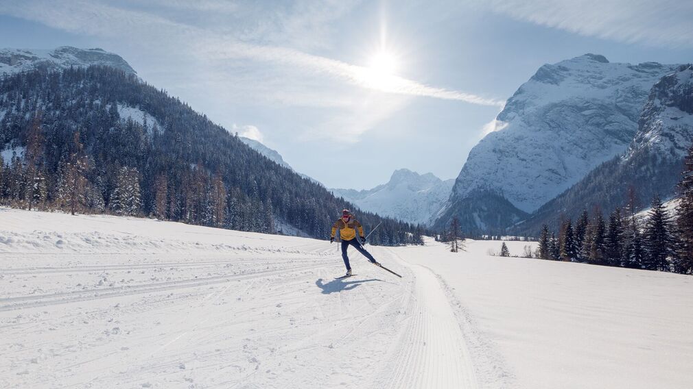 Pertisau – view into the Falzthurn Valley and of the freshly groomed Falzthurn–Gramai cross-country trail.