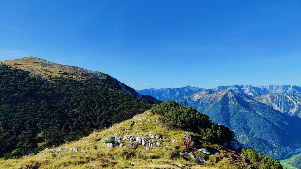 trailrunner in direction to the Vorderunnutz