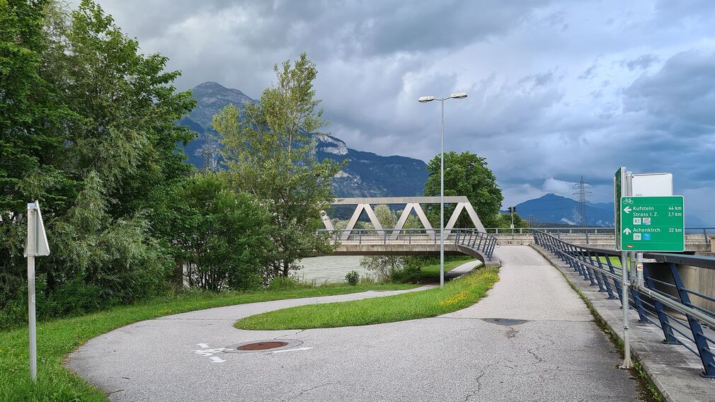Rotholzer Laufrunde - die Route führt durch diese Straßenunterführung