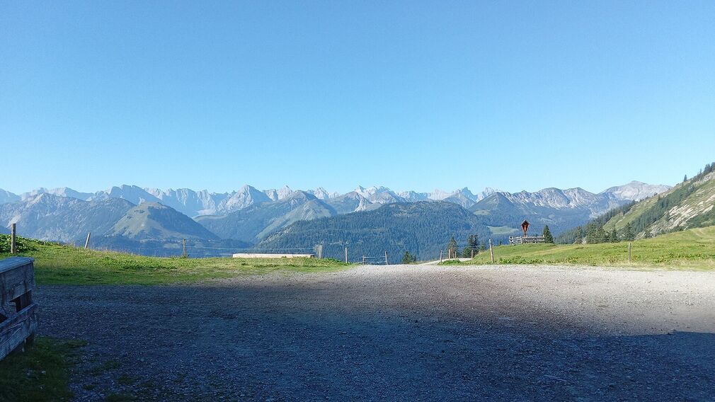 die Rotwandhütte unterhalb des Juifen