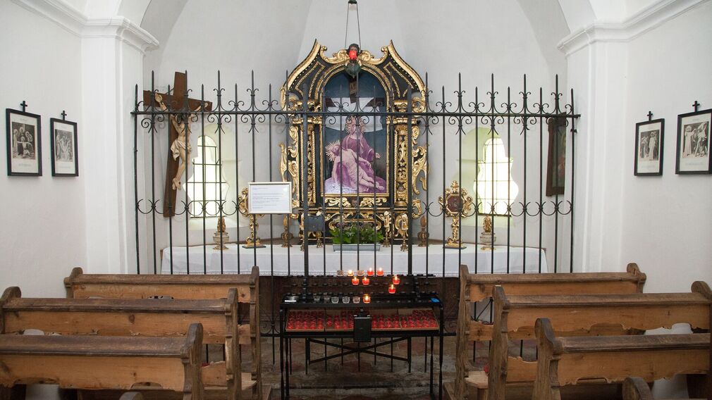 Grünangerlkapelle in Wiesing - sie gilt als Kraftort und ist einer der idyllischsten Kapellenplätze im Tiroler Unterland