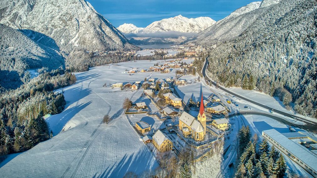 Winterwanderweg bei der St. Notburgakirche
