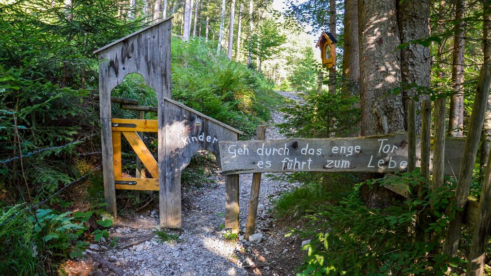 start of the path of reflection - above the parking lot
