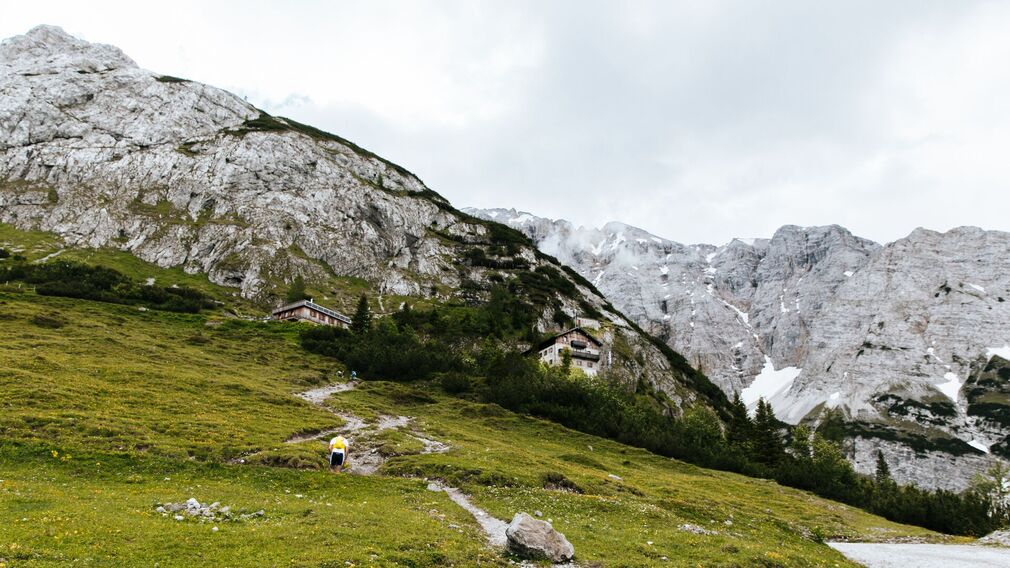 Blick zum Karwendelhaus