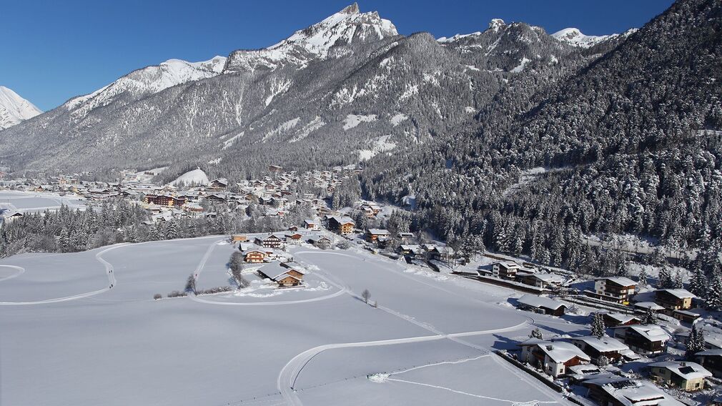 Winterwanderweg bei der St. Notburgakirche