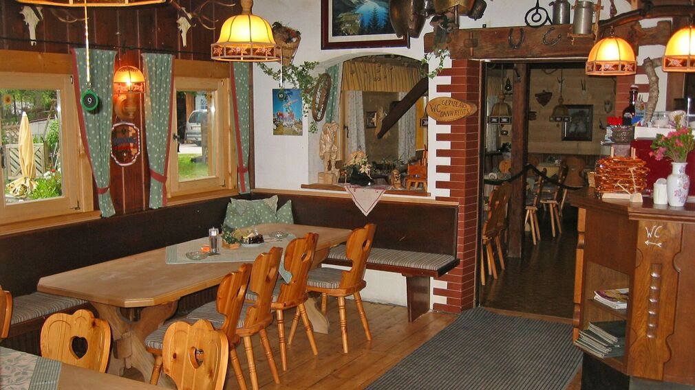 Alpengasthaus Pletzachalm in the Nature Park Karwendel in Pertisau