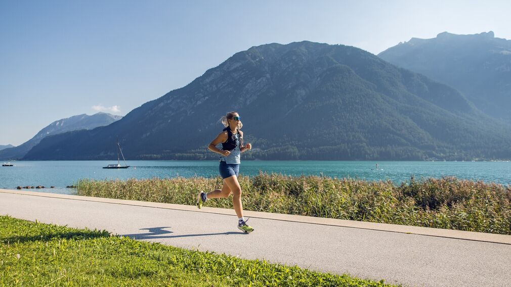 Sonnenuntergang - Wegstück nach der Schiffsanlegestelle Seespitz in Maurach